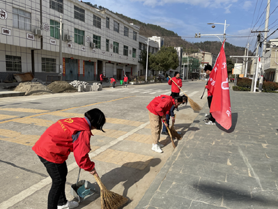 尹吉甫学校举办学雷锋志愿服务