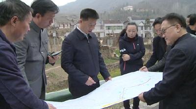 纪道清到土城镇调研烟叶和项目工作