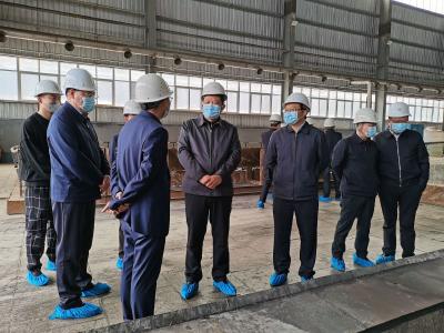 省生态环境厅监察专员冯安龙调研我县生态环境保护工作