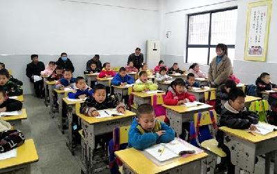 沙河乡明德小学：扎实开展教研活动 促进教学质量提高