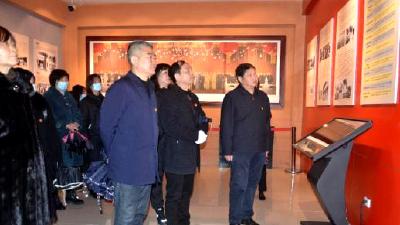 县人社局：组织开展“三八”妇女节专题活动