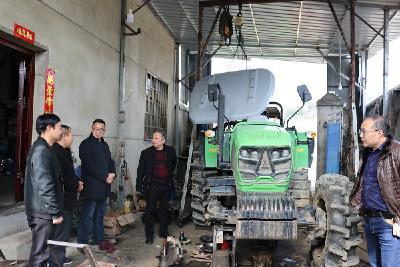 调研合作社 服务全程机械化示范片区建设