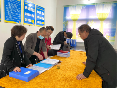 县卫生局深入基层 关注幼儿健康