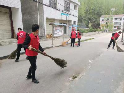 门古寺镇：美化环境促文明 志愿服务做表率