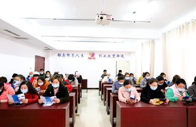 县消防救援大队联合人社局开展厨师班消防培训课程