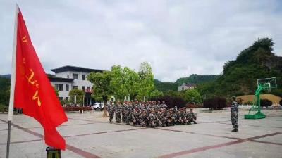 县武装部检查点验大木厂镇基干民兵整组工作  