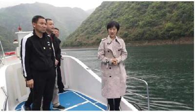 房县姚坪乡落实“河长制”守护“绿水清山”