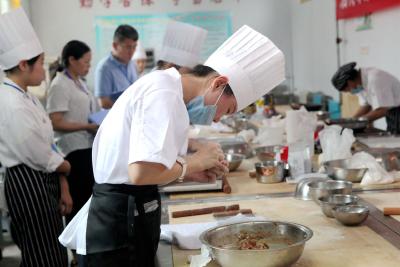 【培训信息快递】厨师培训 免费学！