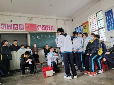房县一中：让学生在创作及表演中品味戏剧魅力