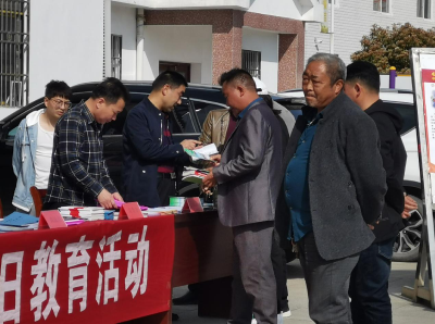 送“法”进村组 