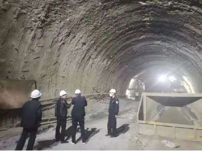 五台乡:“五一”节前安全检查保平安