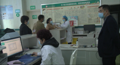 县疾控中心深入基层为群众免费接种新冠疫苗