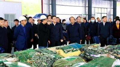 胡亚波带领全市项目拉练与会人员来房县参观