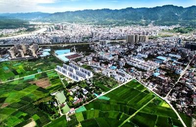   房县自然资源和规划局全程帮办，提升群众满意度