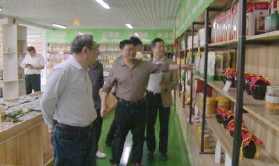 东风公司来房考察对接消费扶贫工作