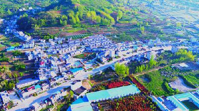 从“面子”美到“里子”  ――城关镇围绕三大目标“擦亮城市”建设工作记实 