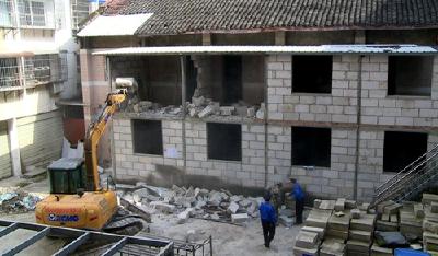古楼道拆除近200平方米违建