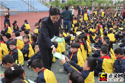 远离伤害,保护自己！房县检察官送法进校园