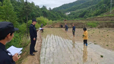 万峪河乡多措并举开展“反诈防吸”工作