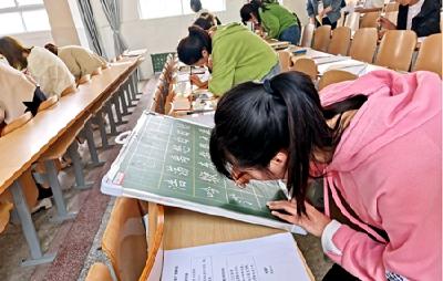 青峰小学：笔墨显内功   竞赛秀风采