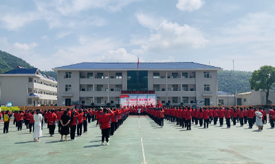 尹吉甫镇尹吉甫学校举行少先队入队仪式—— “建党百年迎华诞，争做时代好少年”