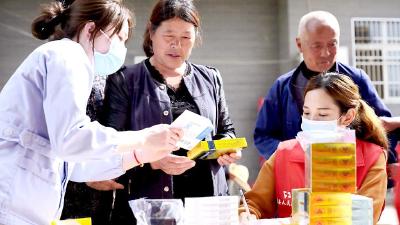 房县温暖行动惠万家