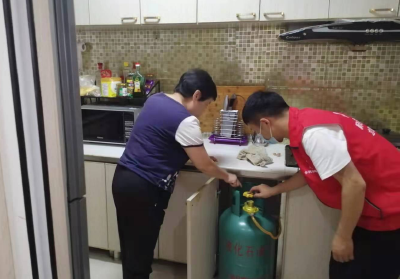 房县水利和湖泊局全员下沉社区开展安全大排查大整治工作