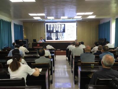 花宝社区用讲党课的形式庆祝中国共产党成立100周年