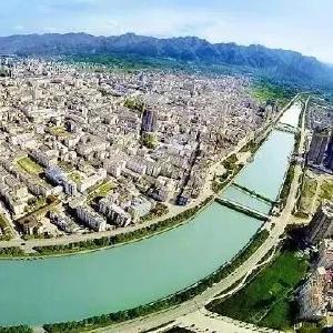 县行政审批局当好“店小二”护航营商环境