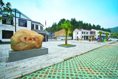 以数字经济引领高质量发展 ——访房县县委书记蔡贤忠