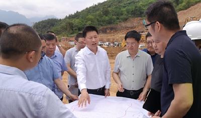纪道清到北城工业园和垃圾焚烧发电项目现场办公