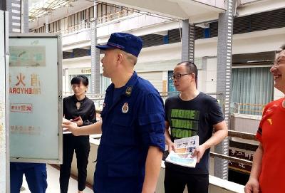 县总工会下沉社区开展安全排查