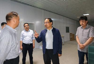 蔡贤忠调研企业生产和项目建设情况