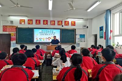  房县实验中学开展校园安全隐患大排查