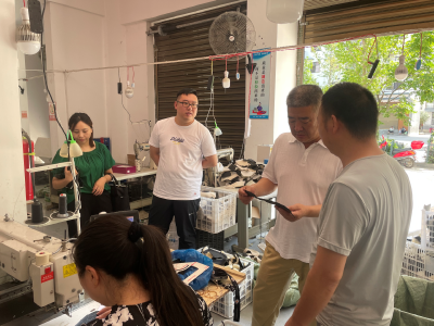 青峰镇人社中心：扶贫车间促就业，稳定增收促发展