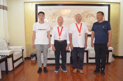 房县自然资源和规划局开展“光荣在党50年”  老党员座谈会  