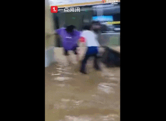 揪心！郑州遭遇历史最强降雨，已致12人死亡