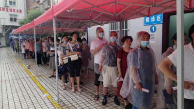 县疾控中心：风雨无阻打疫苗 便民服务暖民心