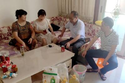 红塔镇财政所“七一”真情关怀暖人心