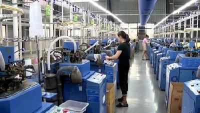 房县这个乡镇，农闲时节车间忙 村民日子奔小康......