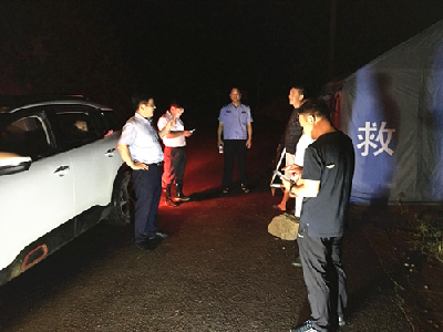 军店镇：闻“汛”而动，风雨中筑起“钢铁长城”