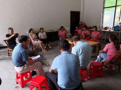 市文联主席车勤玲来我县调研