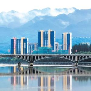 房县公安局优化审批流程 新生儿落户“一事联办”