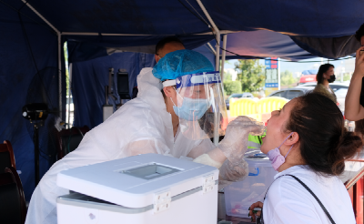 房县严守高速公路出入口 把好疫情“外防输入”第一关