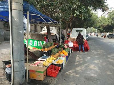 县执法局联合法院处罚违法占道经营