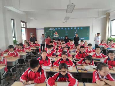 房县实验小学：扎实开展六年级教学视导工作