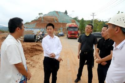 纪道清在调研重点项目建设时强调：主动服务解难题 争分夺秒抢工期
