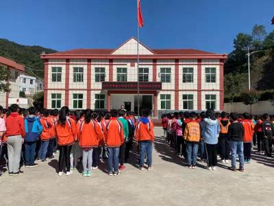 沙河乡明德小学绷紧秋冬季传染病防疫弦