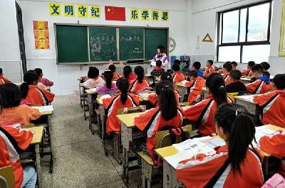 沙河乡明德小学开展“学党史，跟党走”主题活动