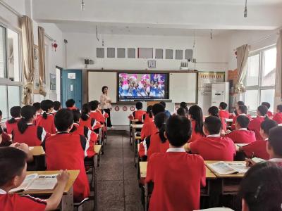 城关四中组织收看《新时代好少年》先进事迹活动